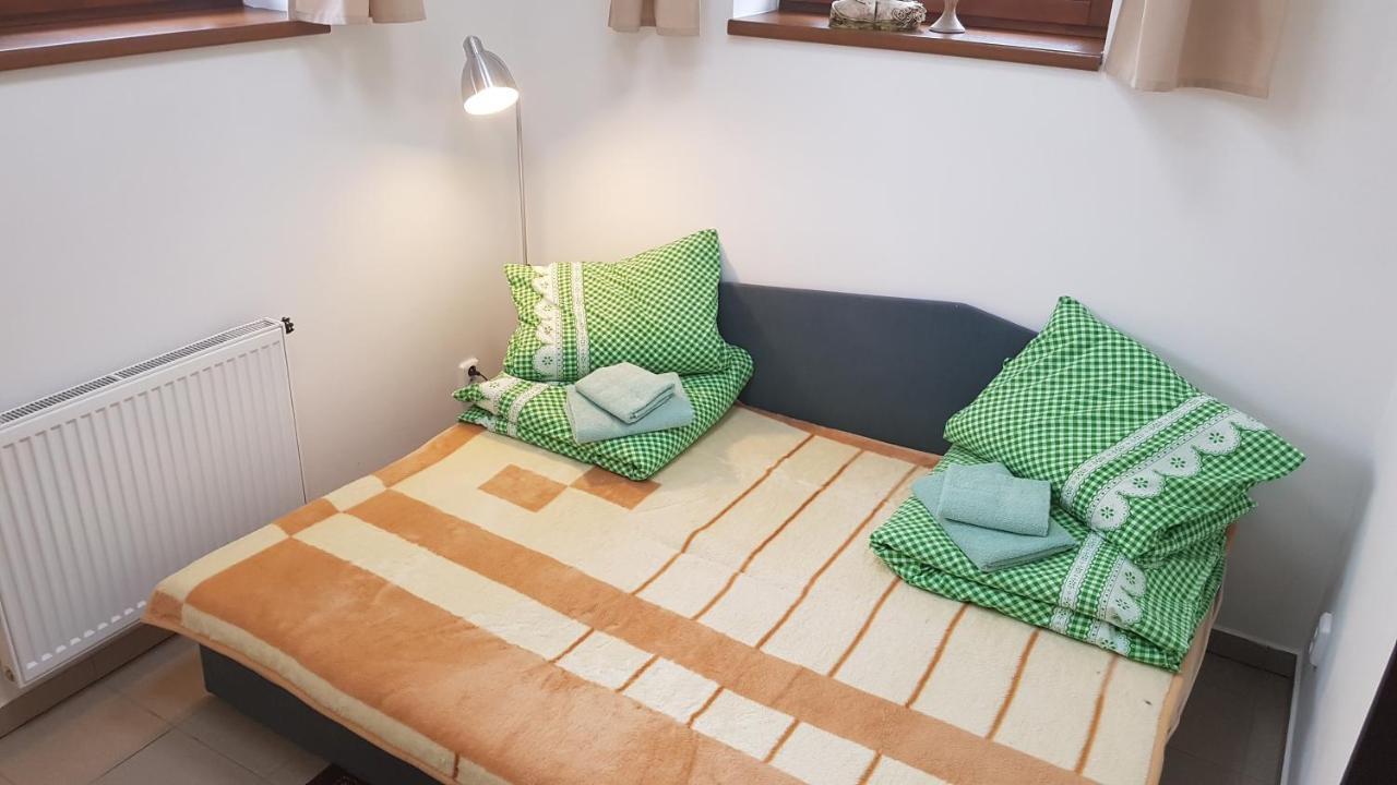 Apartamento Na Samote U Lesa -Rasovna Msecke Zehrovice Exterior foto