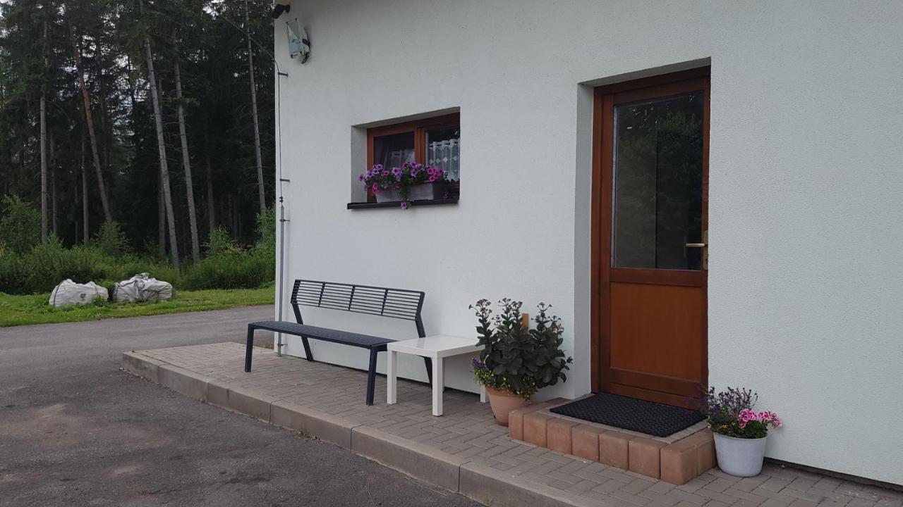 Apartamento Na Samote U Lesa -Rasovna Msecke Zehrovice Exterior foto